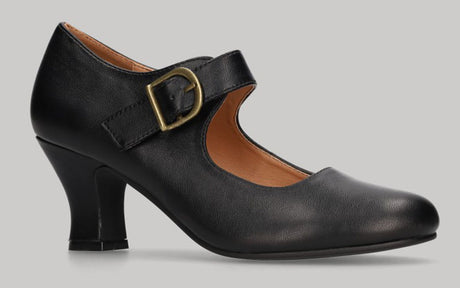 Black flamenco shoe in nappa leather with buckle