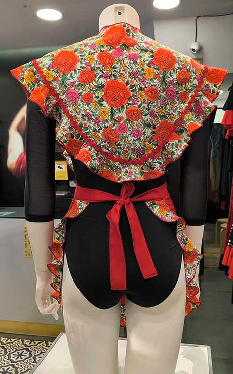 Conjunto delantal y mantoncillo flamenco rojo y con estampado de flores de colores