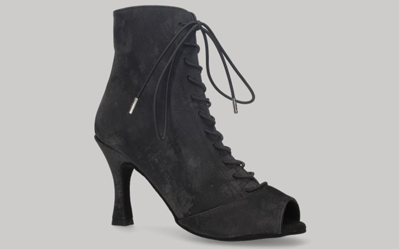 Zapato tipo botín para baile de salón de raso negro con cordones y cierre lateral con cremallera