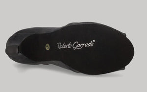 Zapato tipo botín para baile de salón de raso negro con cordones y cierre lateral con cremallera