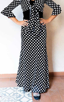 Falda flamenco negra con lunares blancos con mucho vuelo