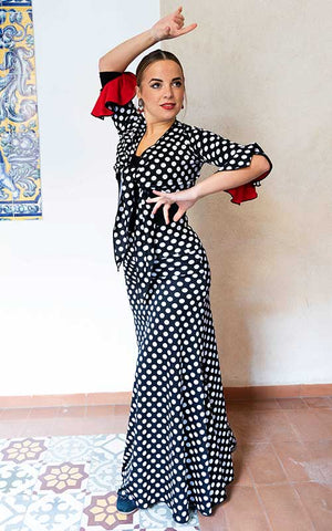 Falda flamenco negra con lunares blancos con mucho vuelo