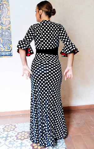 Falda flamenco negra con lunares blancos con mucho vuelo