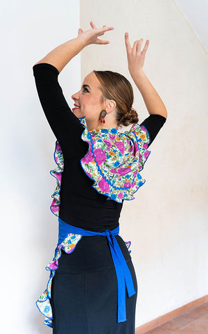 Conjunto delantal y mantoncillo flamenco azul con flores de colores