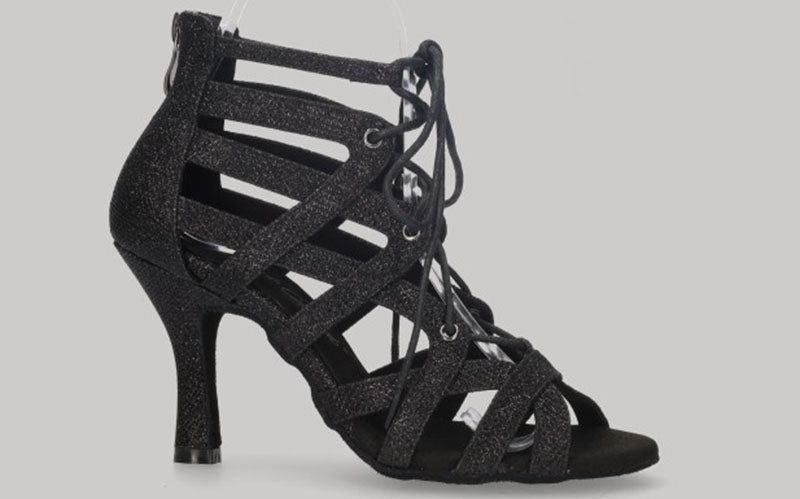 Zapato abotinado para baile de salón negro con tiras cruzadas con cordones y cierre cremallera en el talón