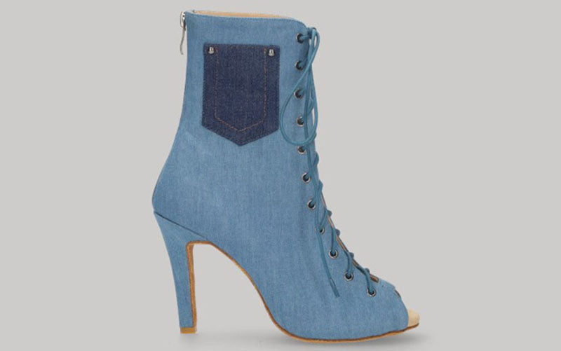 Zapato abotinado para baile de salón de lona vaquera azul claro con cordones y cierre de cremallera en talón