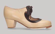 Zapato de baile flamenco profesional piel beige y fantasía negro con cordones