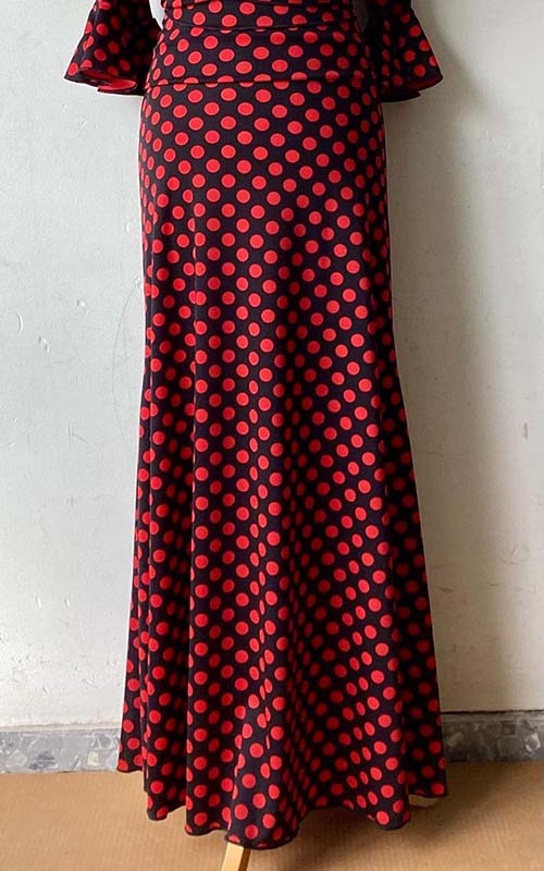 Falda flamenco negra con lunares rojos con mucho vuelo