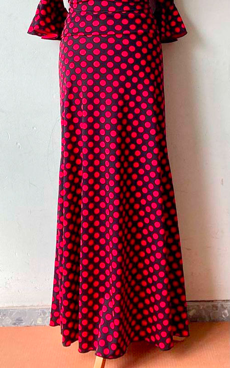 Falda flamenco negra con lunares rojos con mucho vuelo