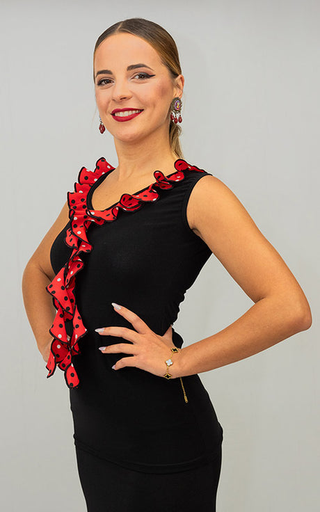 Top de tirantes cortos negro con escote y volante con chorrera rojo con lunares