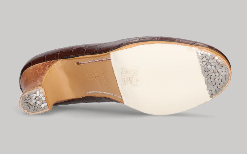 Zapato de baile flamenco profesional en piel coco marrón y ante beige con cordones