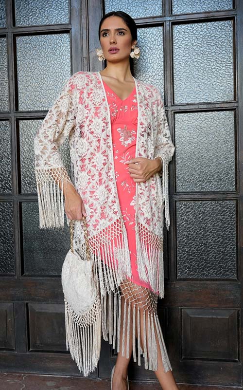 Chaqueta Saeta marfil de encaje terminada en flecos enrejados