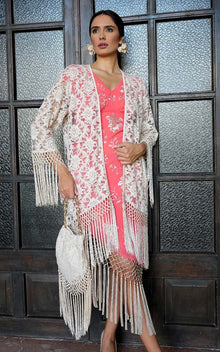 Chaqueta Saeta marfil de encaje terminada en flecos enrejados