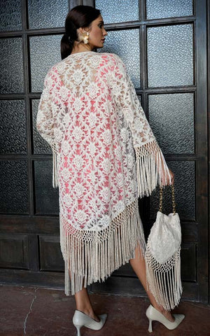 Chaqueta Saeta marfil de encaje terminada en flecos enrejados