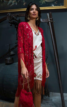 Chaqueta Saeta burdeos de encaje terminada en flecos enrejados