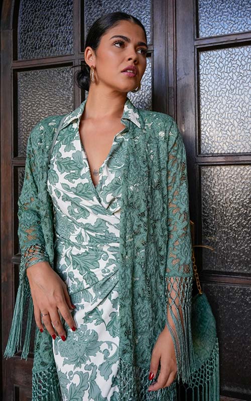 Chaqueta Saeta verde agua de encaje terminada en flecos enrejados