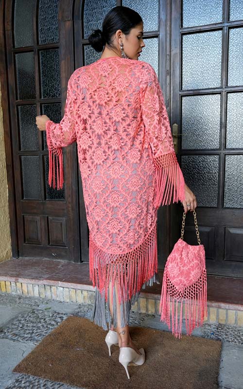 Chaqueta Saeta salmón de encaje terminada en flecos enrejados