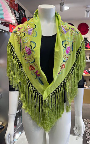 Mantoncillo verde lima bordado con flores multicolor y rosas 140 cm.