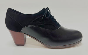 Zapato de baile flamenco profesional combinado en piel y ante negro con cordones