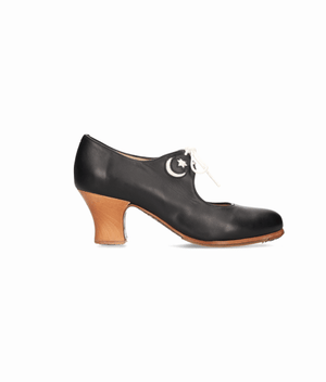 Zapato de baile flamenco profesional piel negro con adorno estrella y luna en blanco