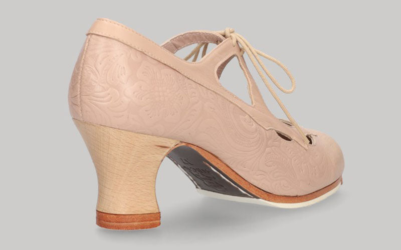 Zapato de baile flamenco profesional de piel repujada rosa maquillaje