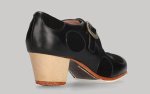 Zapato de baile flamenco profesional combinado piel negro y lunares en ante negro