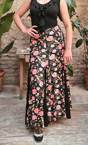 Falda Flamenco con Estampado de Flores Rosas y Godets Negros con Mucho Vuelo