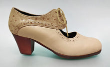 Zapato de baile flamenco profesional piel beige y fantasía con cordones