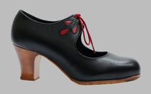 Zapato de baile flamenco profesional piel negro con adorno lágrimas rojas