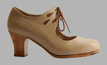 Zapato de baile flamenco profesional piel beige y lágrimas marrón