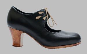 Zapato de baile flamenco profesional piel negro y lágrimas beige