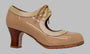 Professional flamenco dance shoe in beige patent leather and beige leather