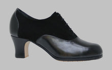 Professional flamenco dance shoe in black suede and leather