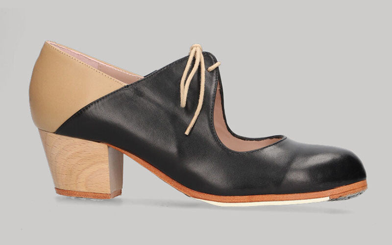 Chaussure de danse flamenco professionnelle combinée en cuir noir et beige