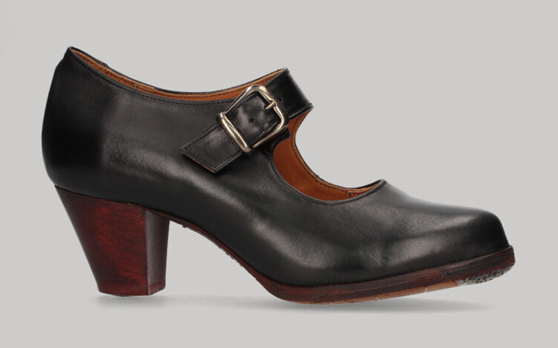 Professional flamenco dance shoe, black leather