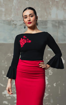 Top Flamenco Boucher Negro con Flor Bordada Roja