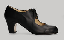 Semi-professional flamenco dance shoe, black leather