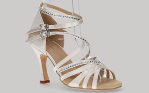 Chaussures de danse de salon en satin blanc cassé avec strass en cristal