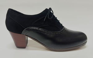 Zapato de baile flamenco profesional combinado en piel y ante negro con cordones