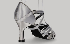 Chaussure de danse de salon argentée avec strass en cristal sur la tige et le talon