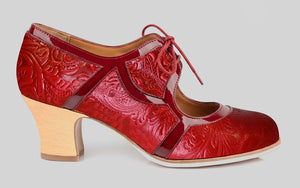 Zapato de baile flamenco profesional combinado piel repujada roja y adorno en charol rojo